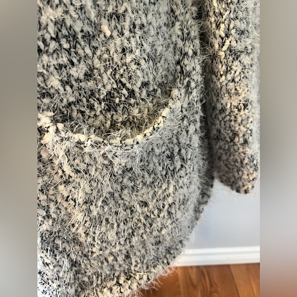 Womans’s Extra Cozy Sweater w/ Pockets/ open Front! - Picture 3 of 13